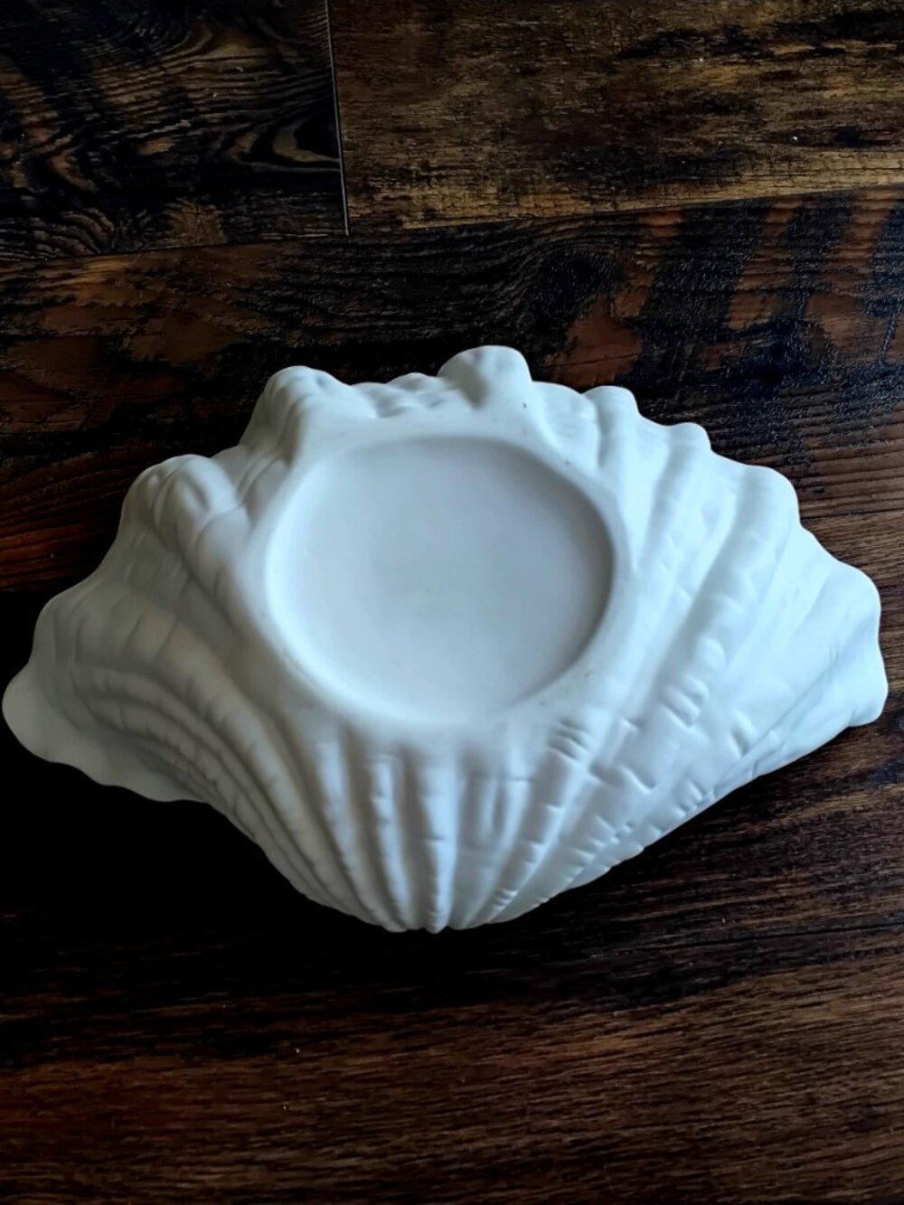 Large White Ceramic Clam Seashell Bowl. Nautical Coastal Decor - Picture 4 of 6